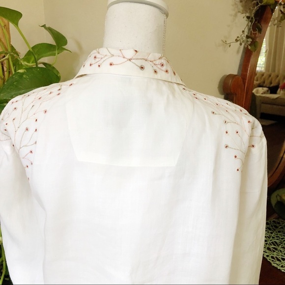 Nice Embroidered Off White Linen Top  C11 - Picture 6 of 9